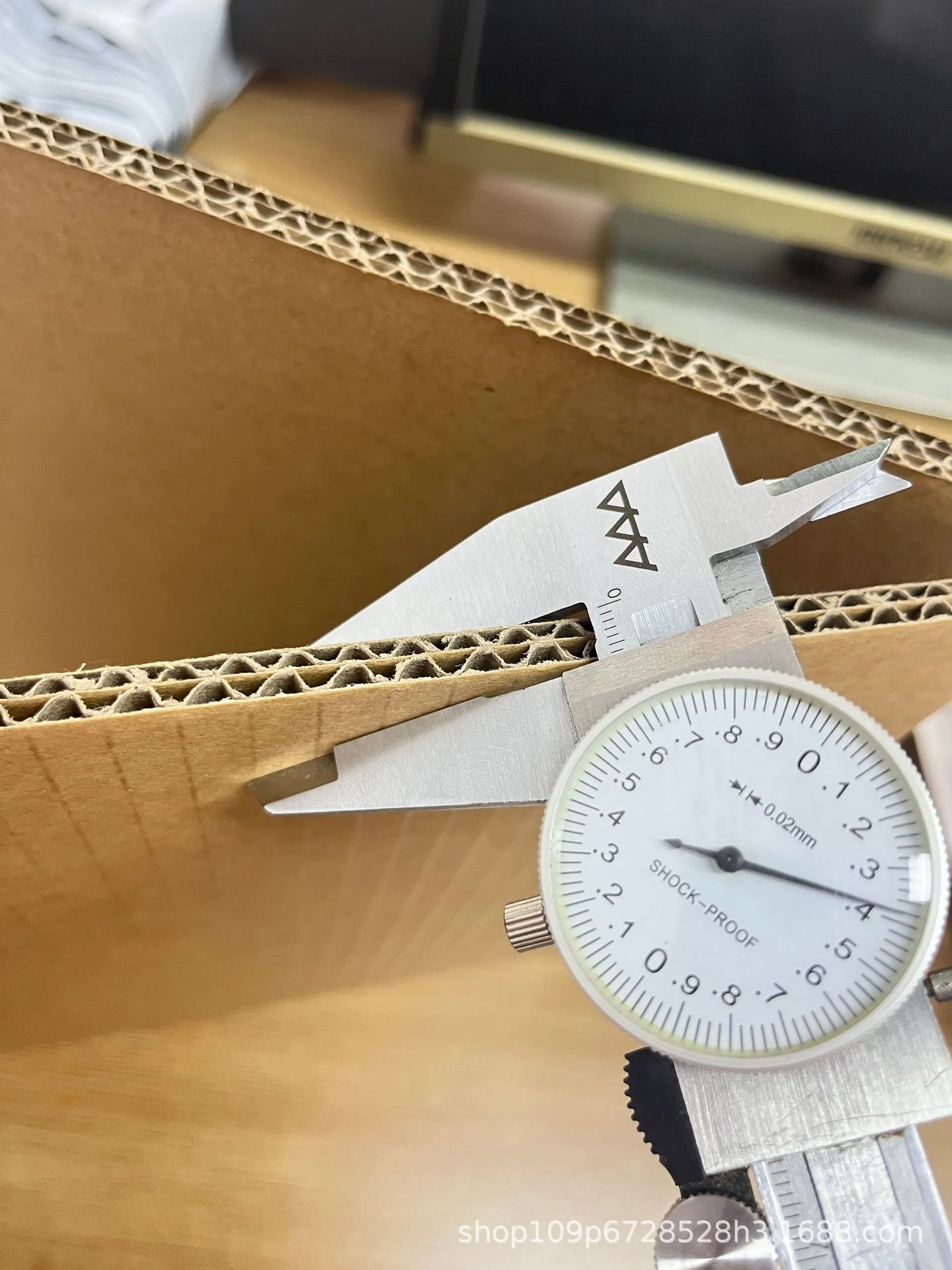 Industrial Carton Waterproof Moisture-Resistant Custom by PacksFactory