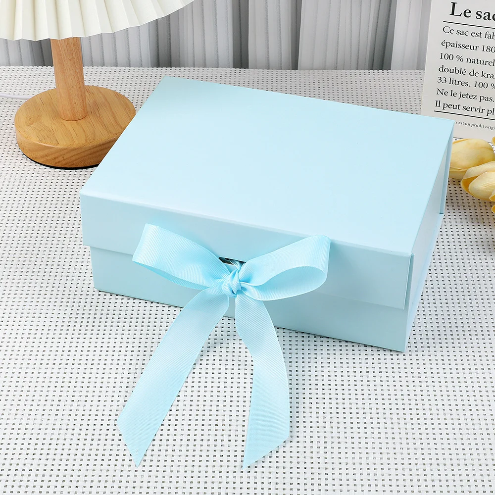 Magnetic Closure Packaging Box Gift Box Foldable by PacksFactory